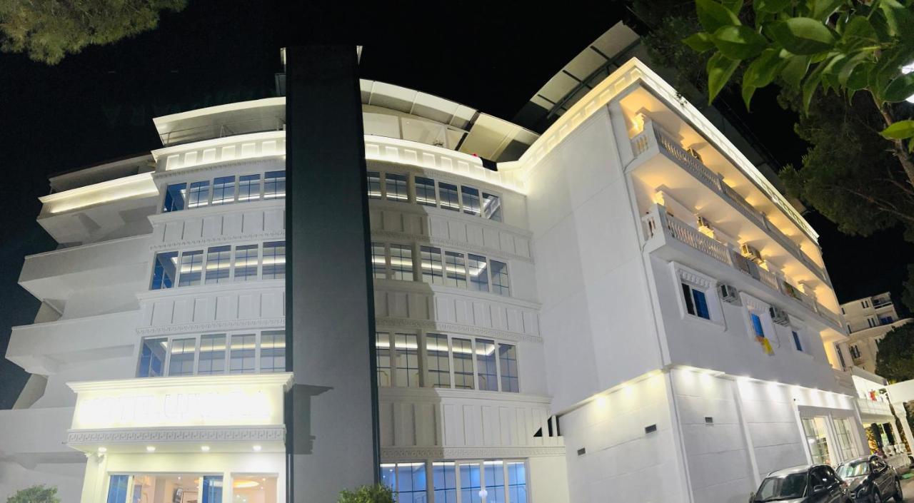 Ujvara Hotel Golem  Exterior foto