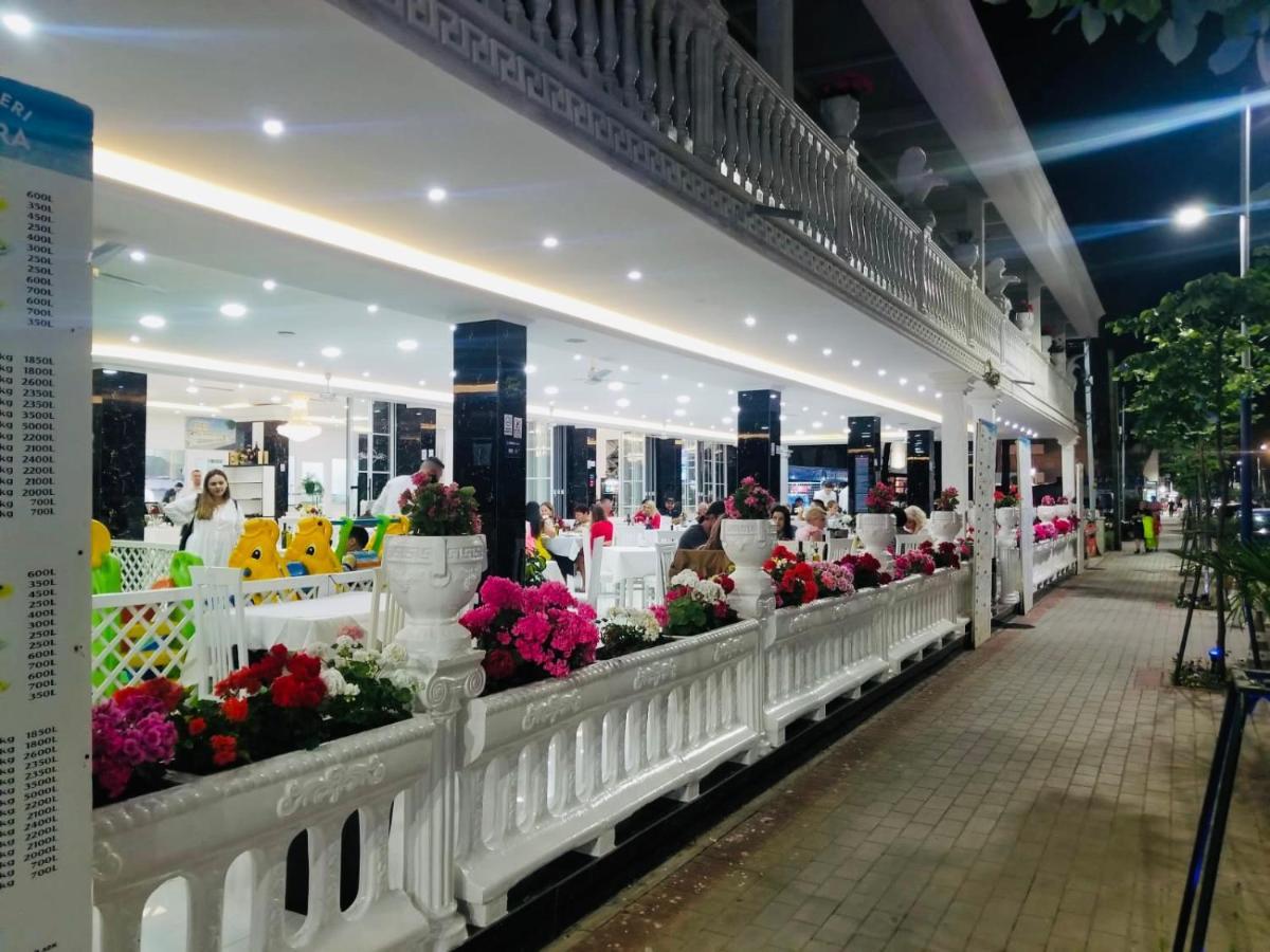 Ujvara Hotel Golem  Exterior foto